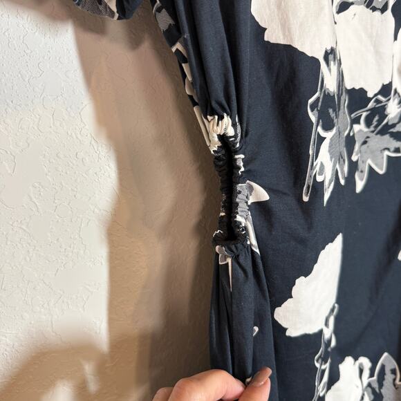 Women's Scoop Black and White Floral Dress with Peek-a-Boo Hole Waist Size M NEW - Picture 8 of 11